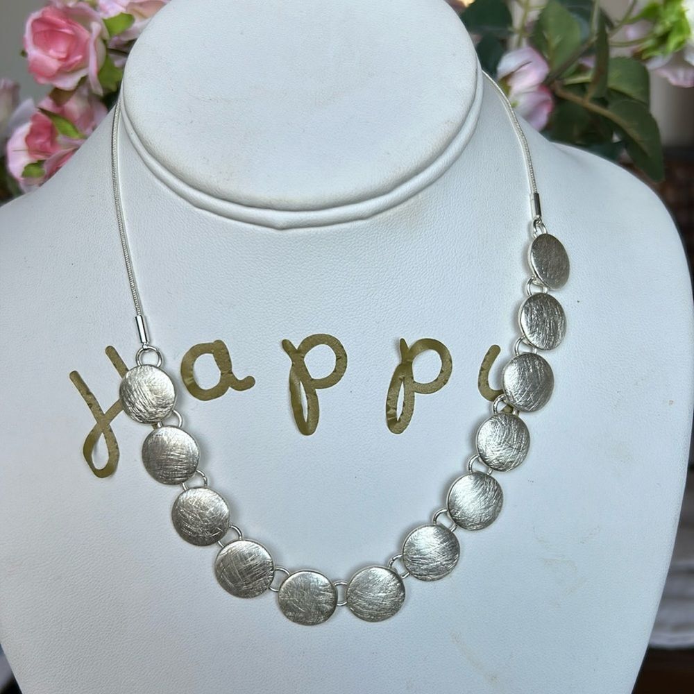 Gracee Jewellery necklace NWT silver color with dust bag